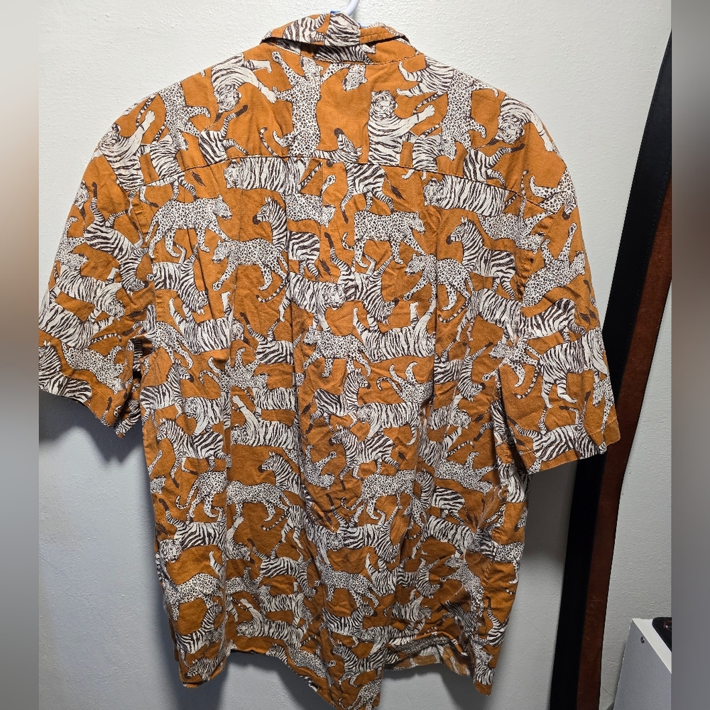 Old navy animal print 2xl button up shirt